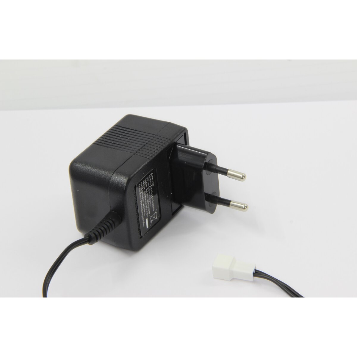Ladegerät Z18 NiMh 7,2V Ladegerät Z18 NiMh 7,2V