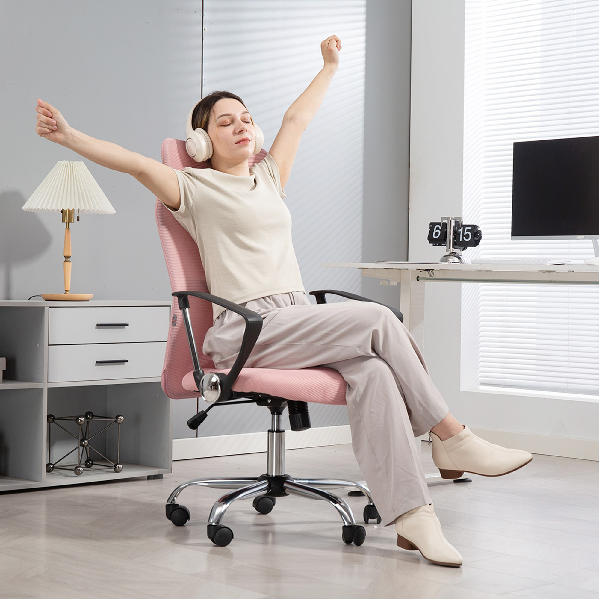 ergonomischer Bürostuhl, höhenverstellbarer Drehstuhl mit Wippfunktion, Netzbespannung, 63 x 65 x 109-119 cm Rosa