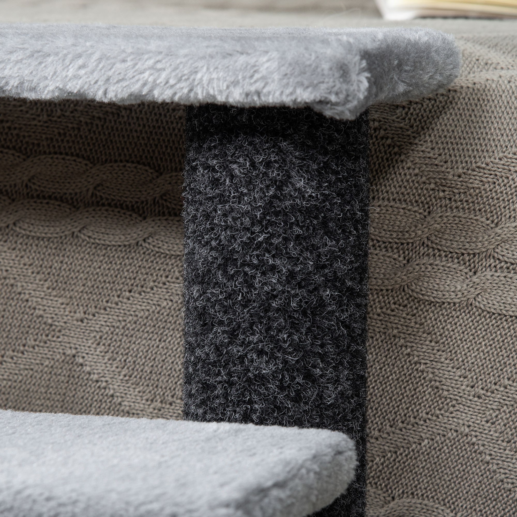 Katzentreppe 4-stufige Haustiertreppe mit Kratzsäulen Ball Hundetreppe Tiertreppe für Katzen bis 5 kg Plüsch Jute Grau 60 x 40 x 64 cm