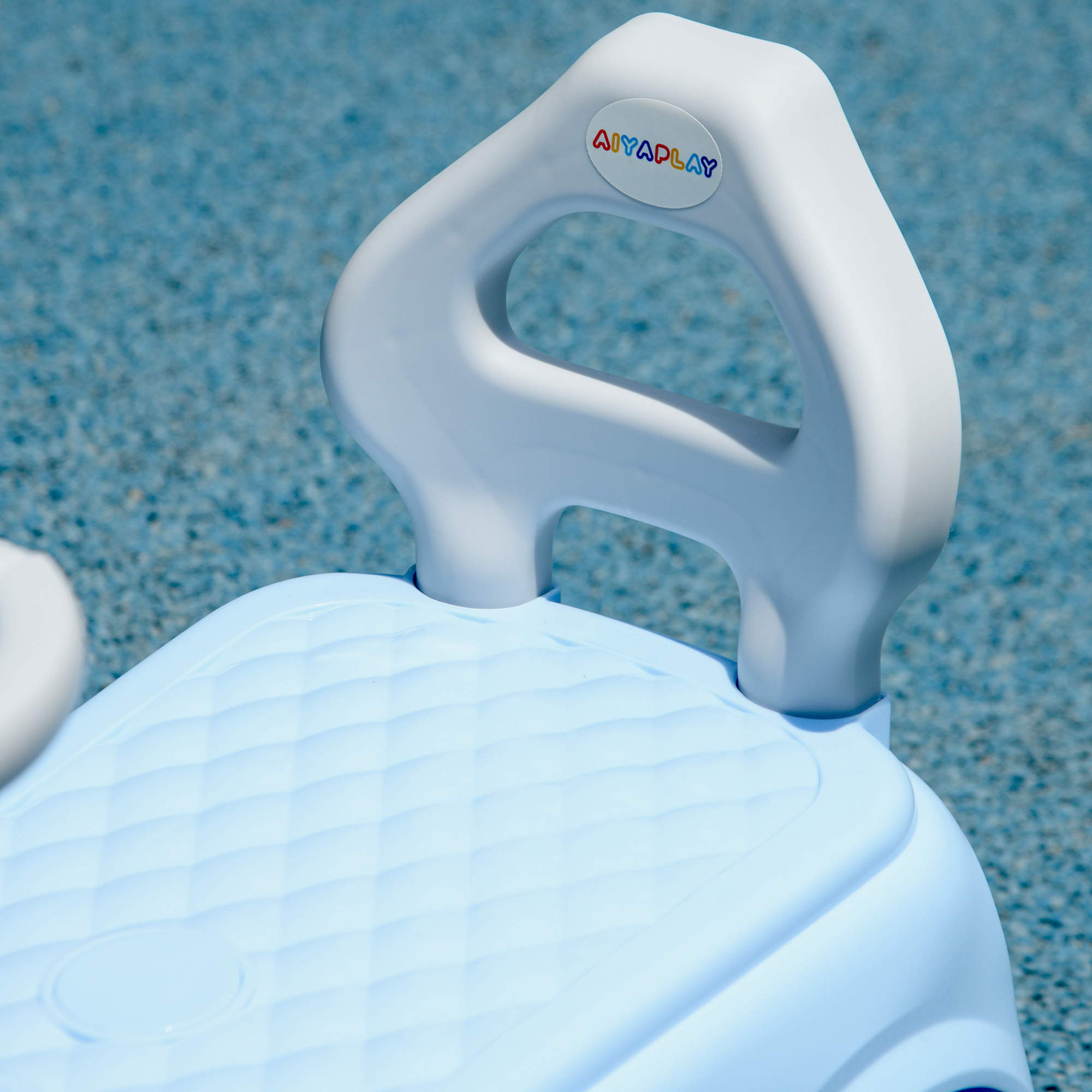 Rutschauto für Kinder, Anti-Überkippschutz, Rückenlehne, Hupe, rutschfester Sitz, Hellblau