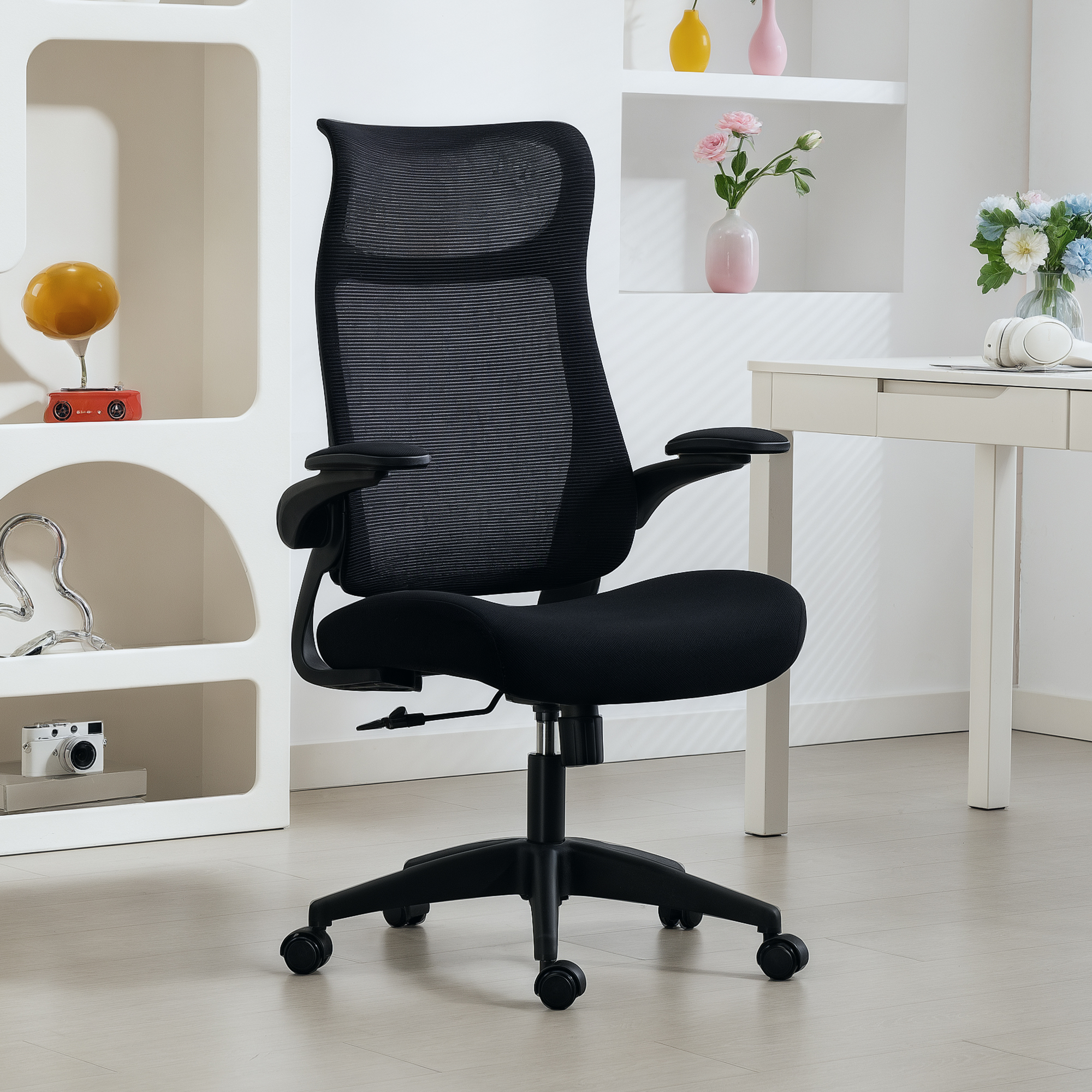 ergonomischer Bürostuhl mit 3D-Armlehnen, Netzstoffrücken, S-förmige Rückenlehne, Kopfstütze, Kippfunktion, Schwarz