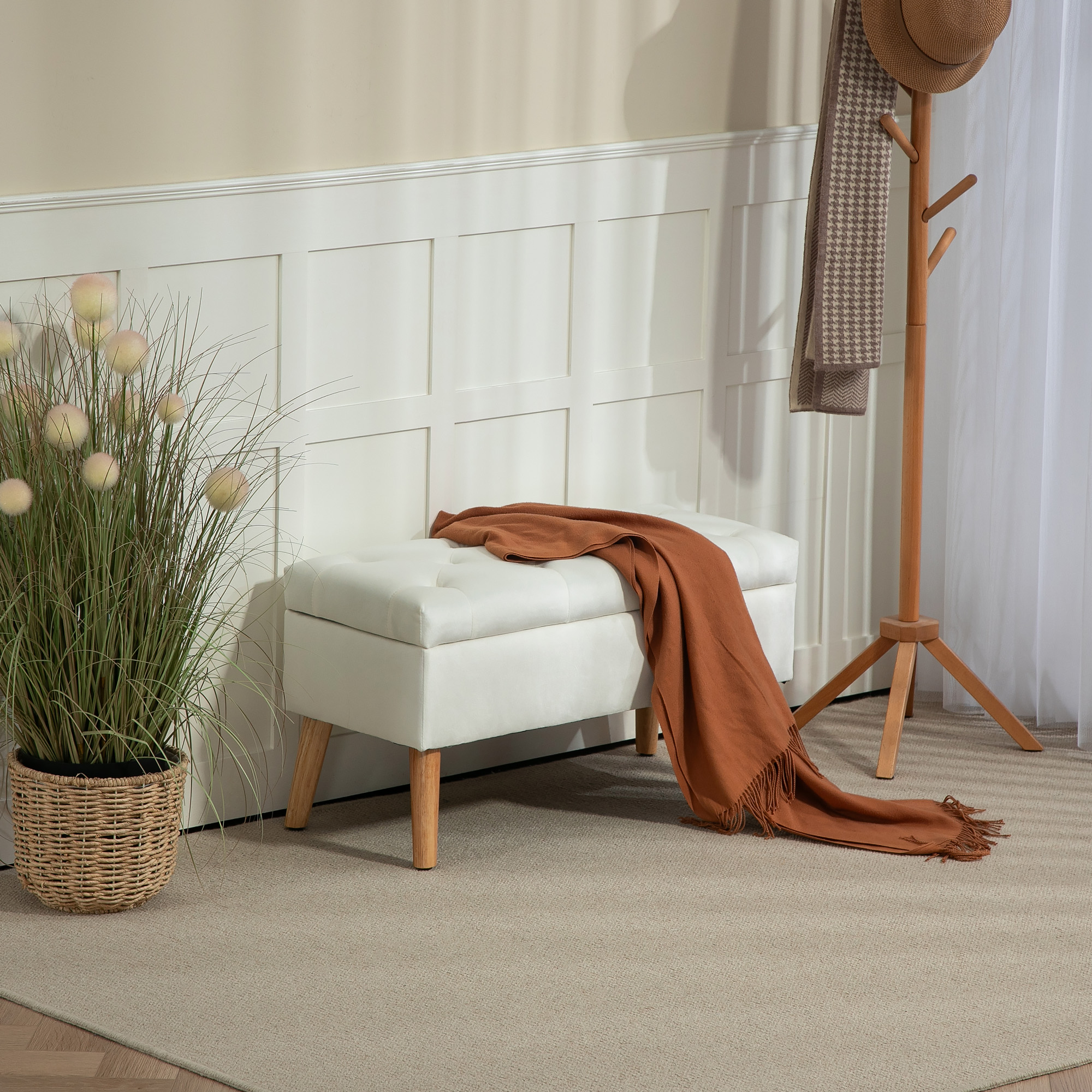 Polsterbank mit Stauraum, Stoffbezug in Samtoptik, Holzbeine, für Wohnzimmer, Schlafzimmer, Flur, 80 x 35 x 42 cm, Weiß