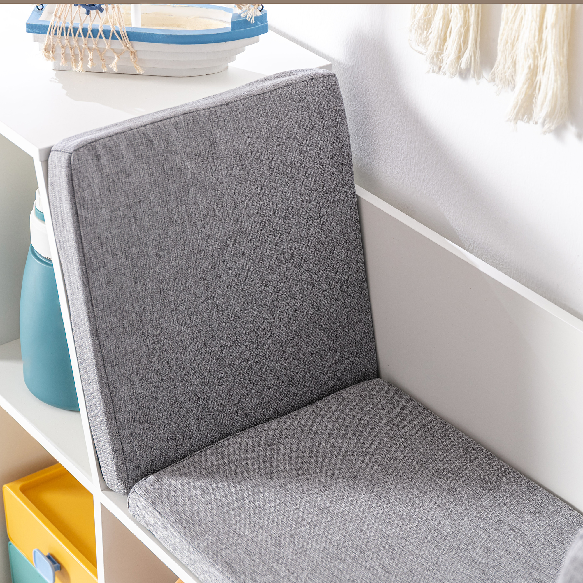 2-in-1 Kinderregal Regal + Sitzbank inkl. Polster 103 cm × 30 cm × 62 cm Weiß + Grau