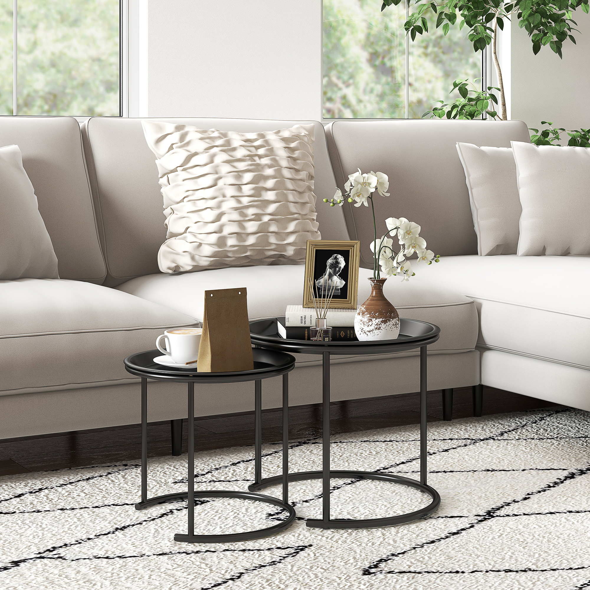 2er-Set Beistelltische aus Metall, ineinander verschiebbar, Tischplatten als Tabletts verwendbar, Schwarz