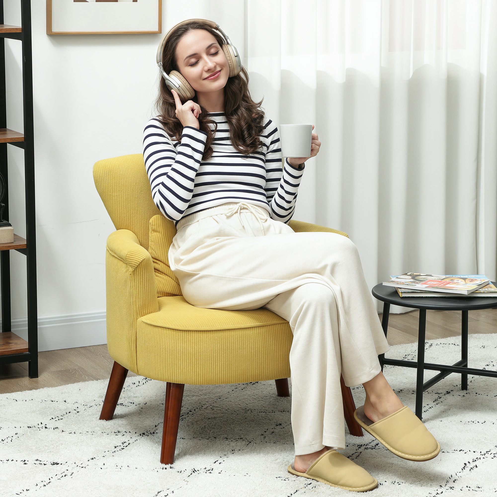 Moderner Armlehnstuhl, Gepolsterter Akzentstuhl mit Lendenkissen, Kautschukholzbeinen, Gelb