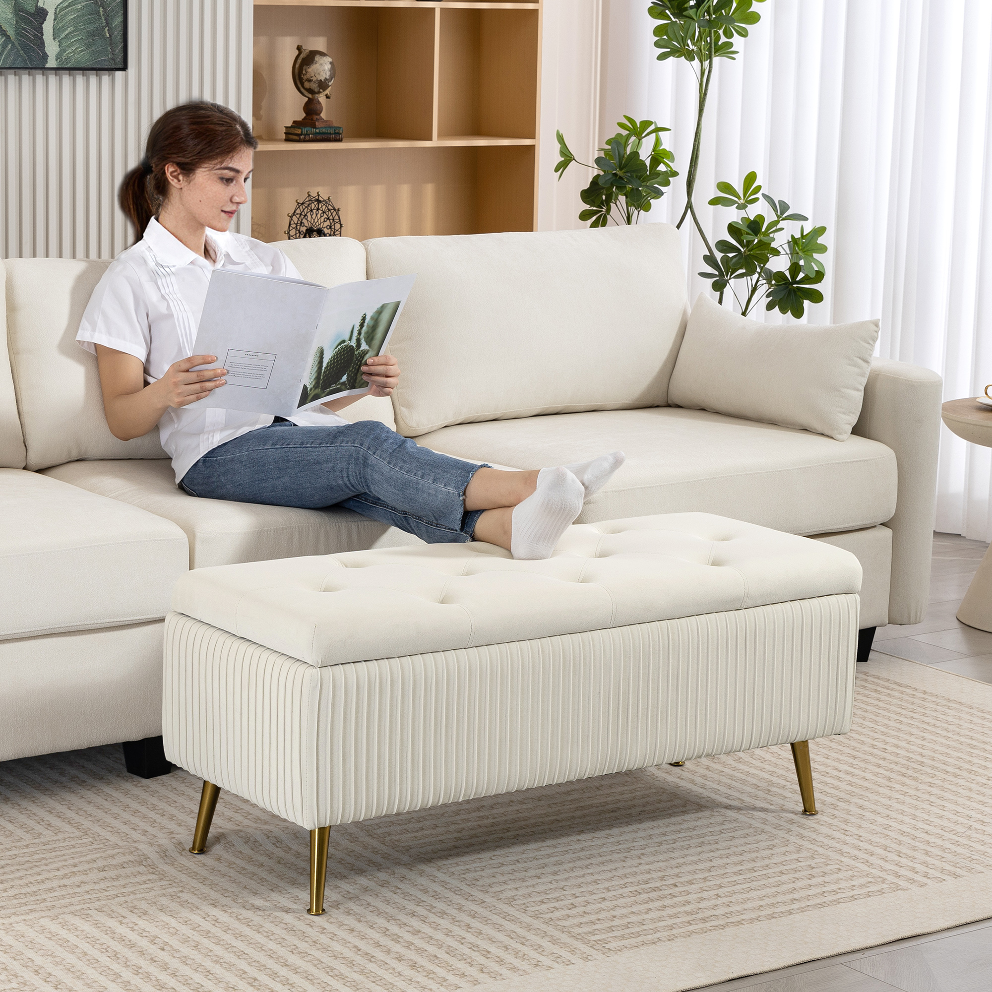 Sitzbank mit Stauraum, Polsterbank mit Samtoptik, Goldene Stahlbeine, Bettbank für Wohnzimmer