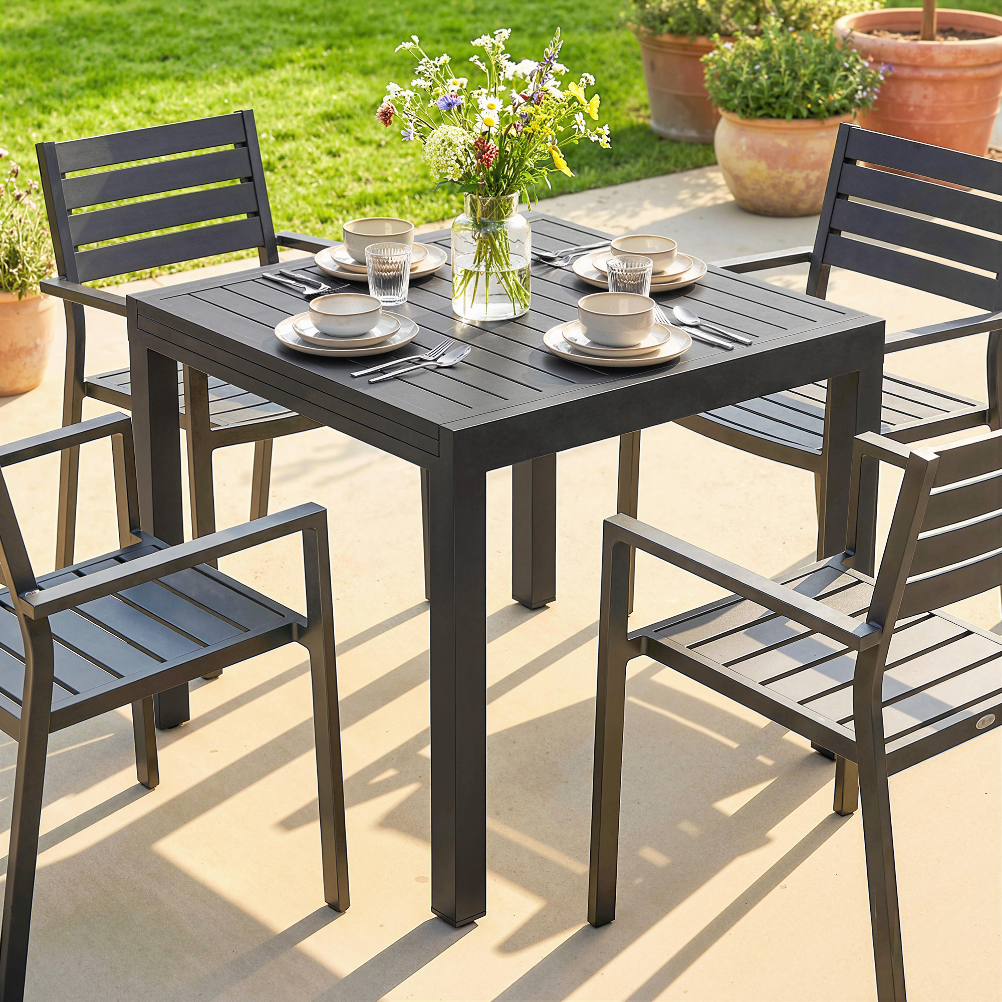 Gartentisch Ausziehbarer 80/160 x 80 cm Aluminium Esstisch für 4-6 Personen, Rechteckig mit Lamellenplatte