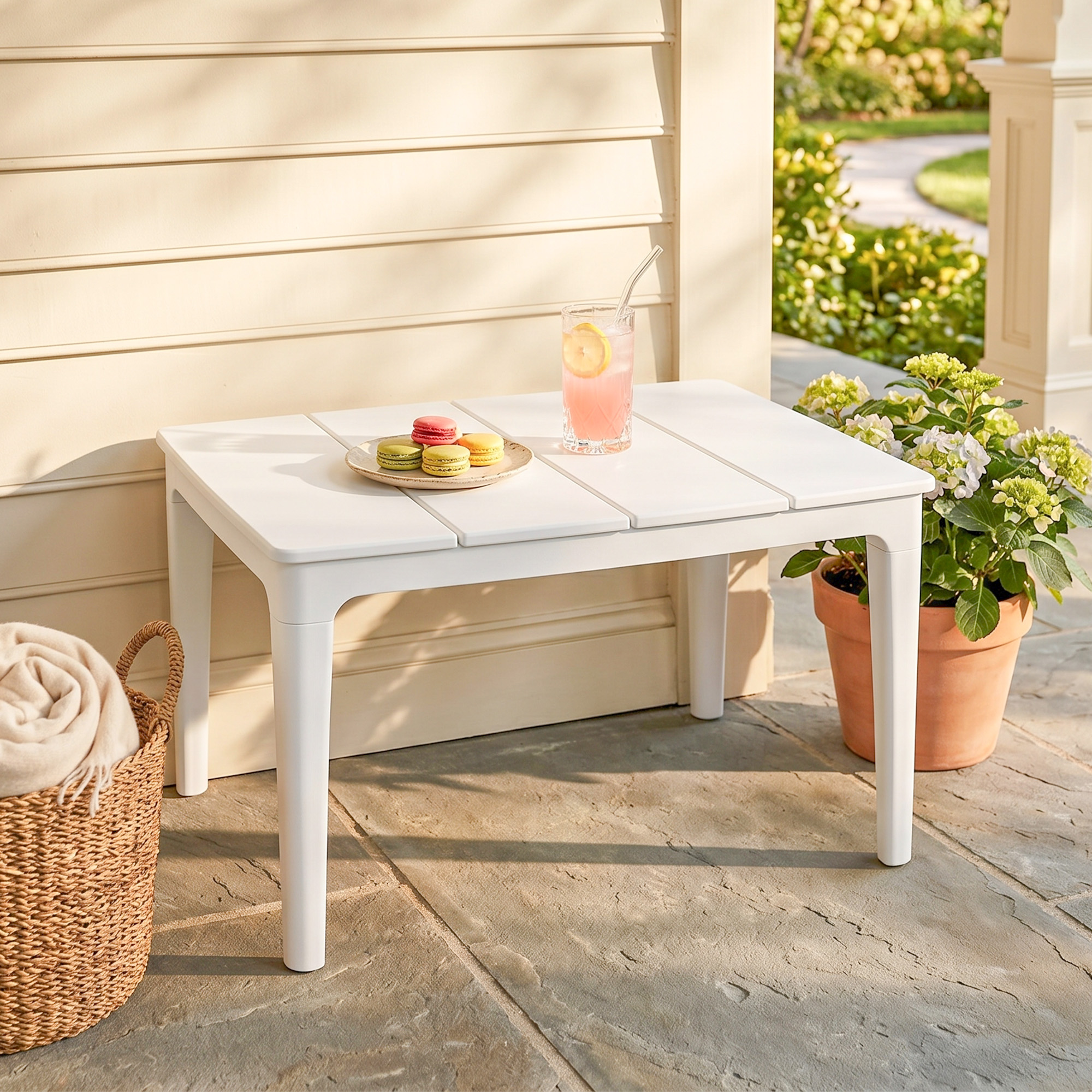 Beistelltisch 70 x 53cm wetterfest Gartentisch aus Kunststoff rechteckig Balkontisch 35kg Belastbar Cremeweiß