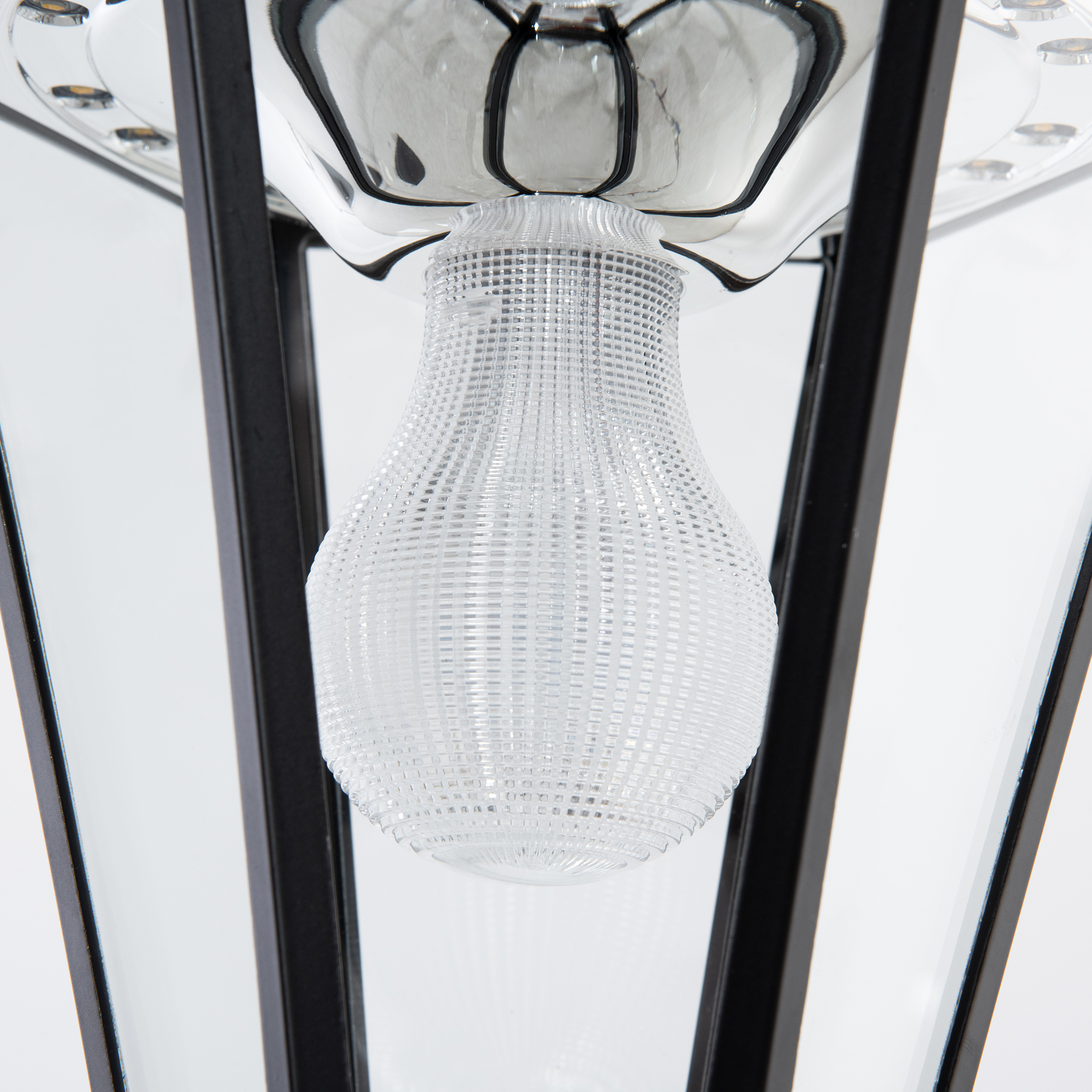 Solar Gartenlaterne Laterne Gartenleuchte Wegleuchte mit 19 LED 130 Lumen 3000K Aluminium gehärtetes Glas Schwarz 22 x 22 x 194 cm
