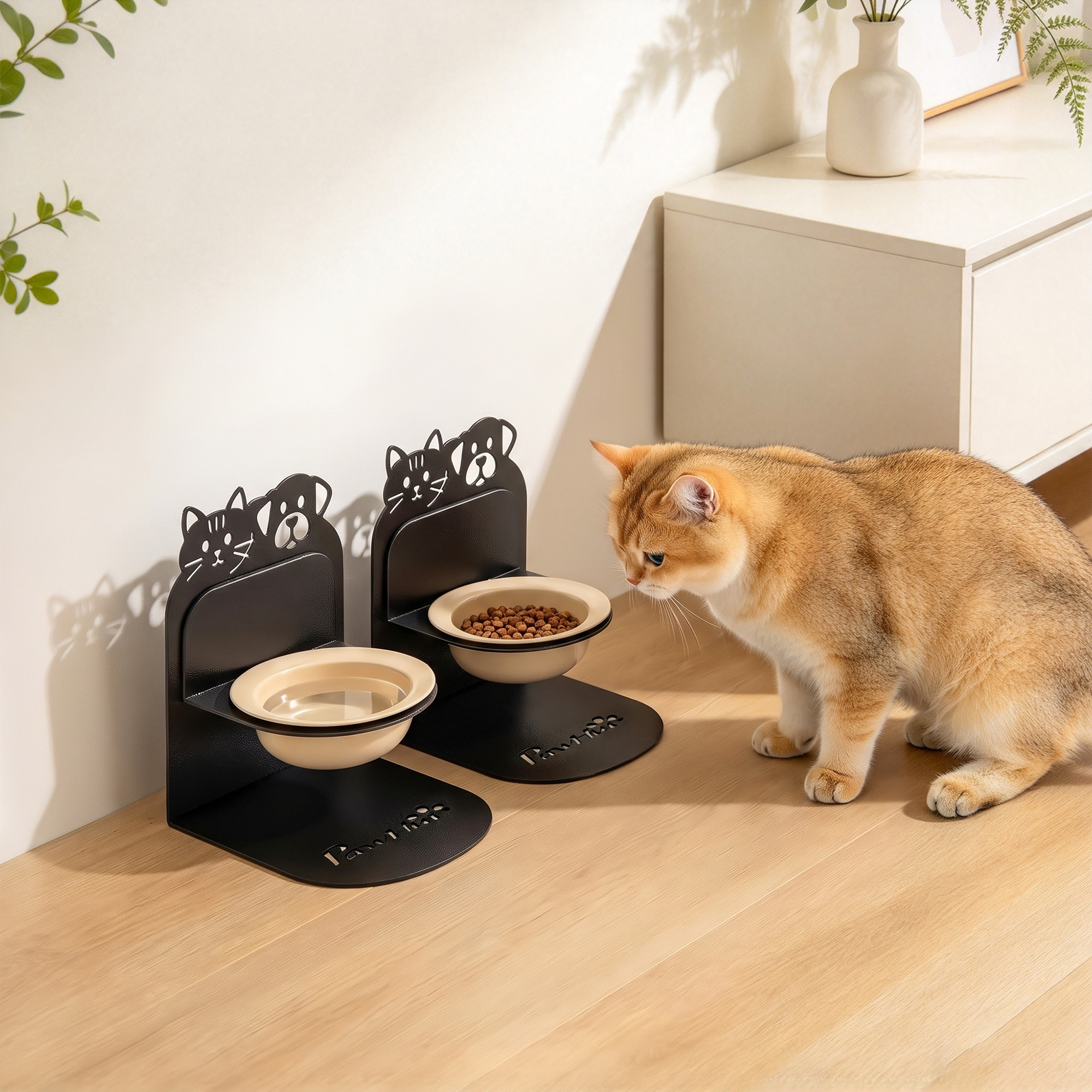 erhöhter Futternapf mit Höhenverstellung und Futterstation mit 2 Keramiknäpfen in Schwarz