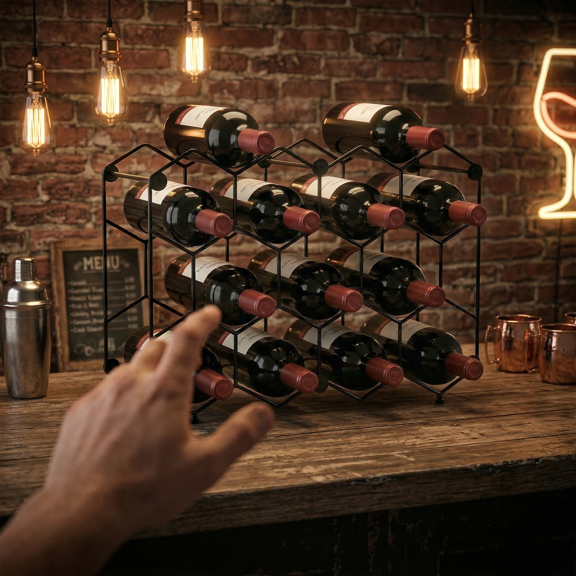 Weinregal für 13 Flaschen Flaschenregal mit Wabendesign Verstellbaren Füßen Kippschutz Metall 43 x 15,5 x 31 cm Schwarz