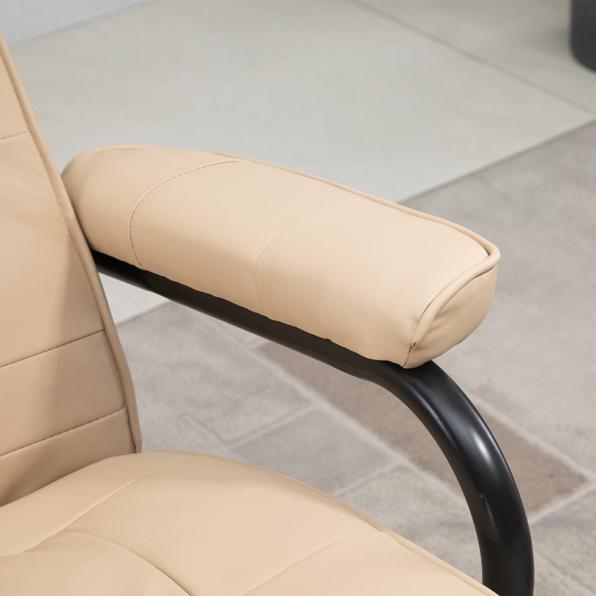 Massagesessel mit Hocker, Drehbares Relaxsessel mit Massagefunktion, Fernsehsessel mit Liegefunktion, Fernbedienung für Wohnzimmer, Kunstleder, Creme