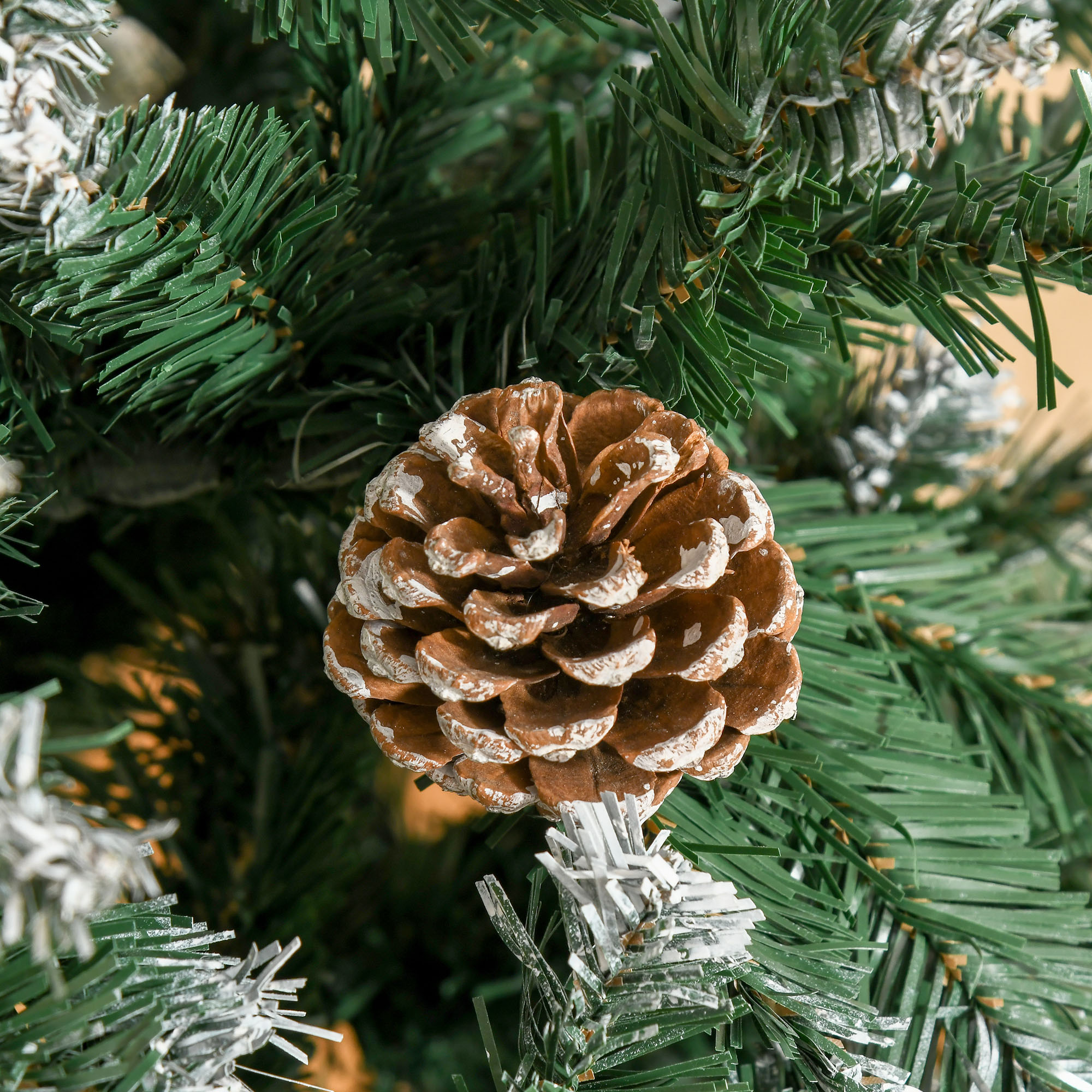 Künstlicher Weihnachtsbaum 180 cm Kieferbaum künstlich mit 59 Zapfen, Schnee, 1111 Spitzen für drinnen