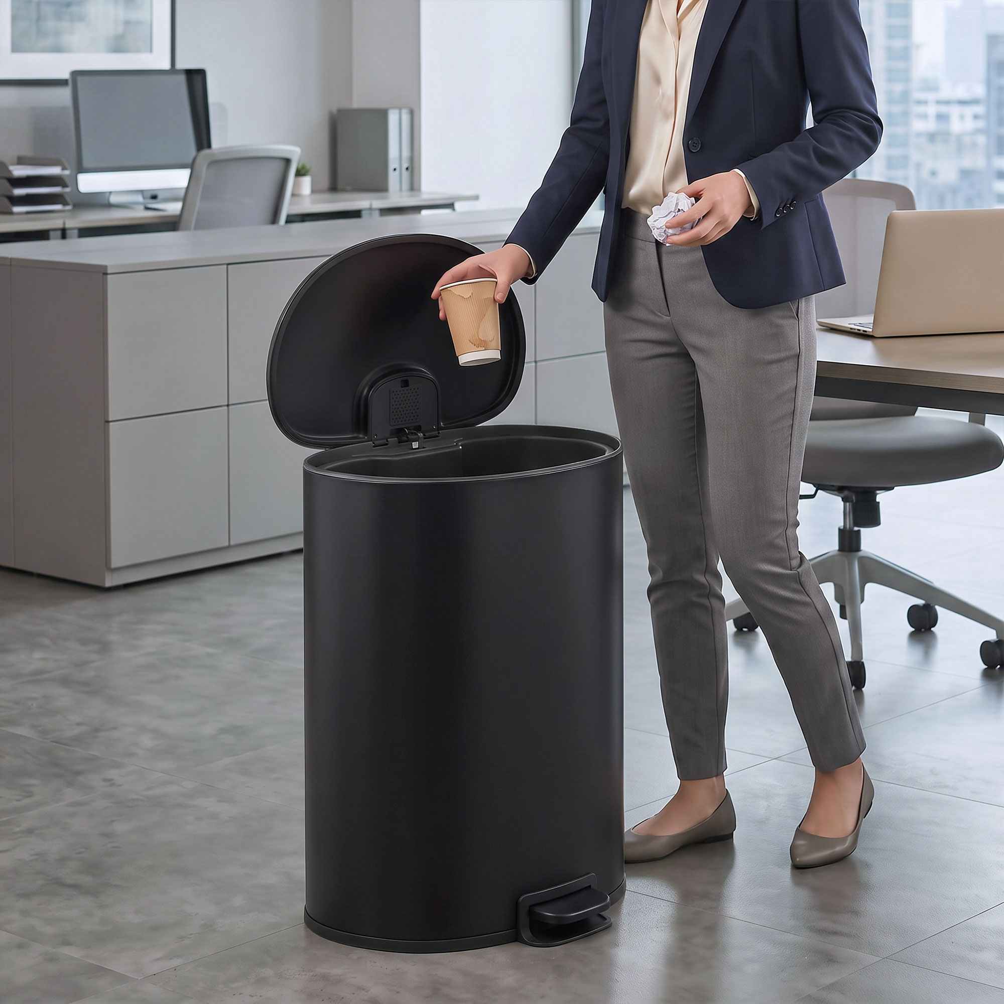 40 L Küchen-Tretmülleimer mit Soft-Close- und Offenhalte-Deckel, herausnehmbarem Inneneimer, Edelstahl, Schwarz