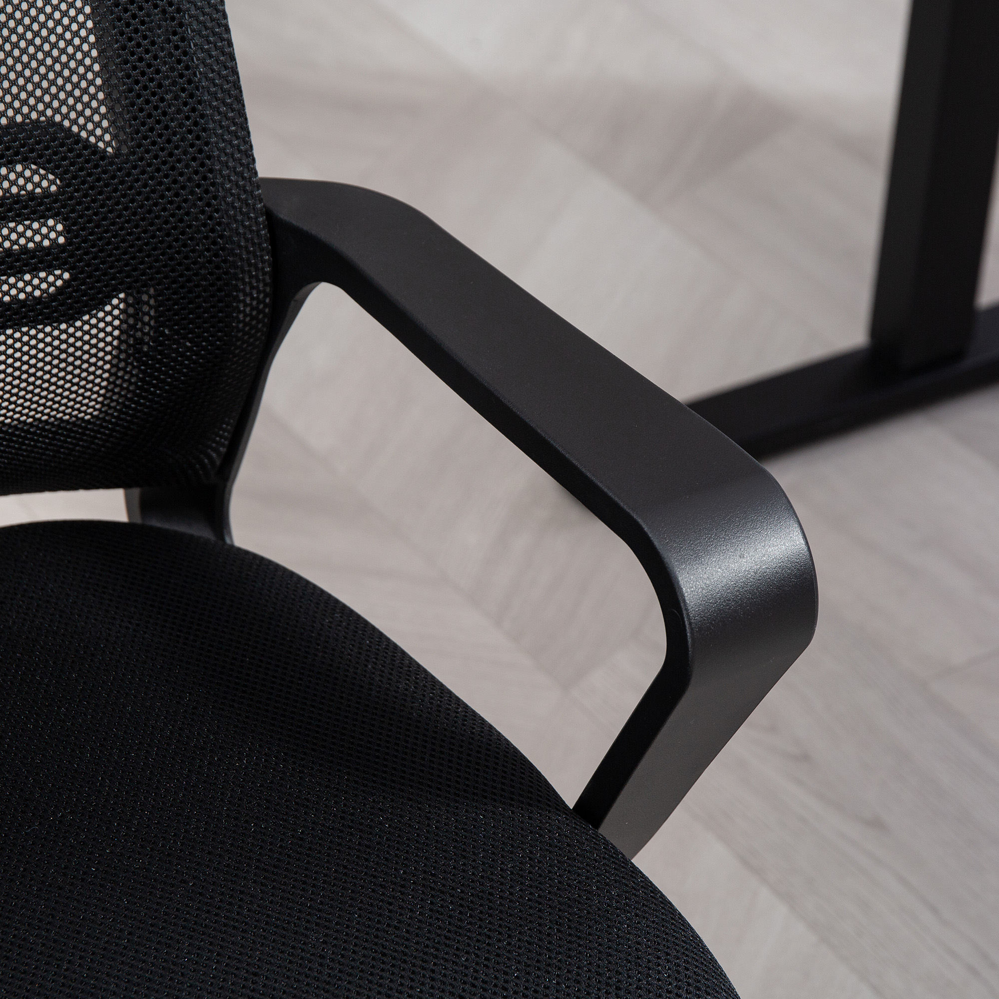 ergonomischer Stuhl, Netzstoff, Schaumstoff, Metallbeine, Kufenbasis, Schwarz