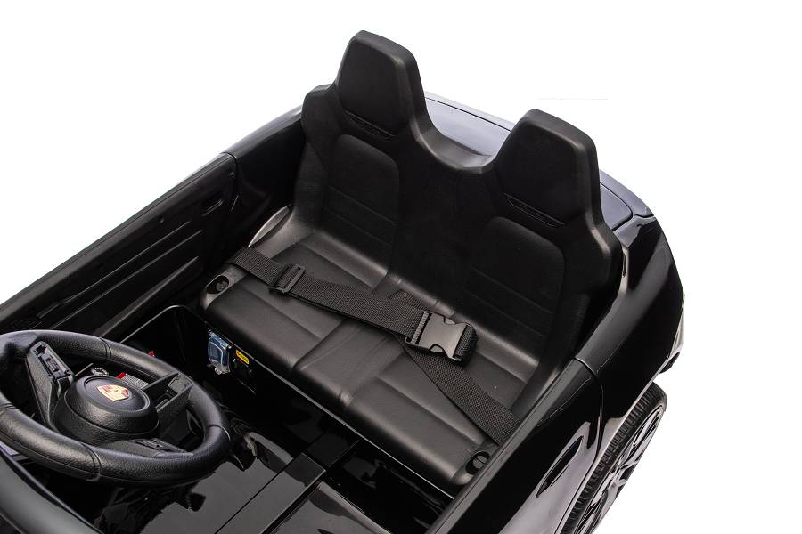 Elektro Kinderfahrzeug „Porsche Macan“ - schwarz