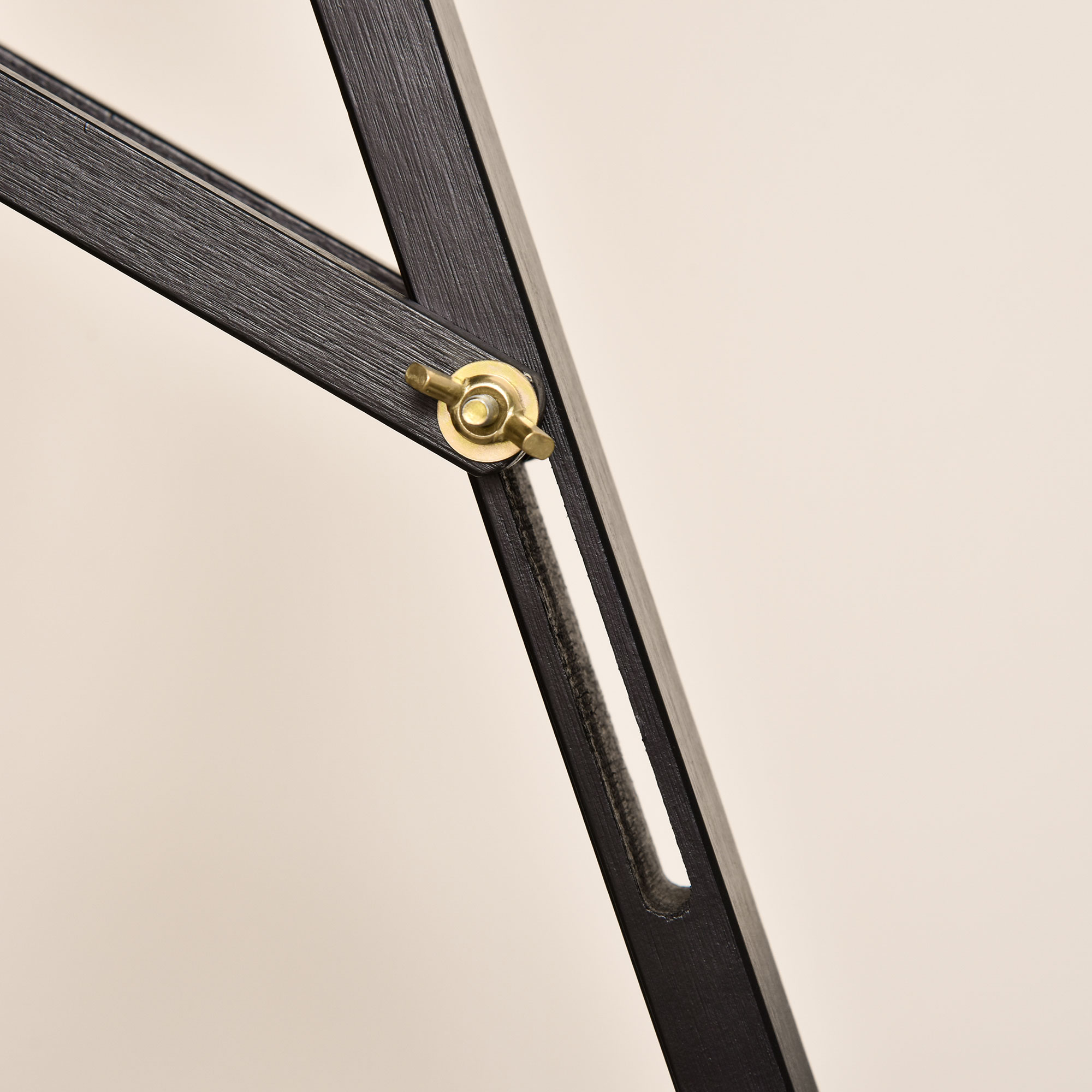 Staffelei Holz 134,5 cm hoch Holzstaffelei für Leinwände bis 108 cm Feldstaffelei Atelierstaffelei für Malerei, Skizze, Hochzeit, Ausstellung Schwarz