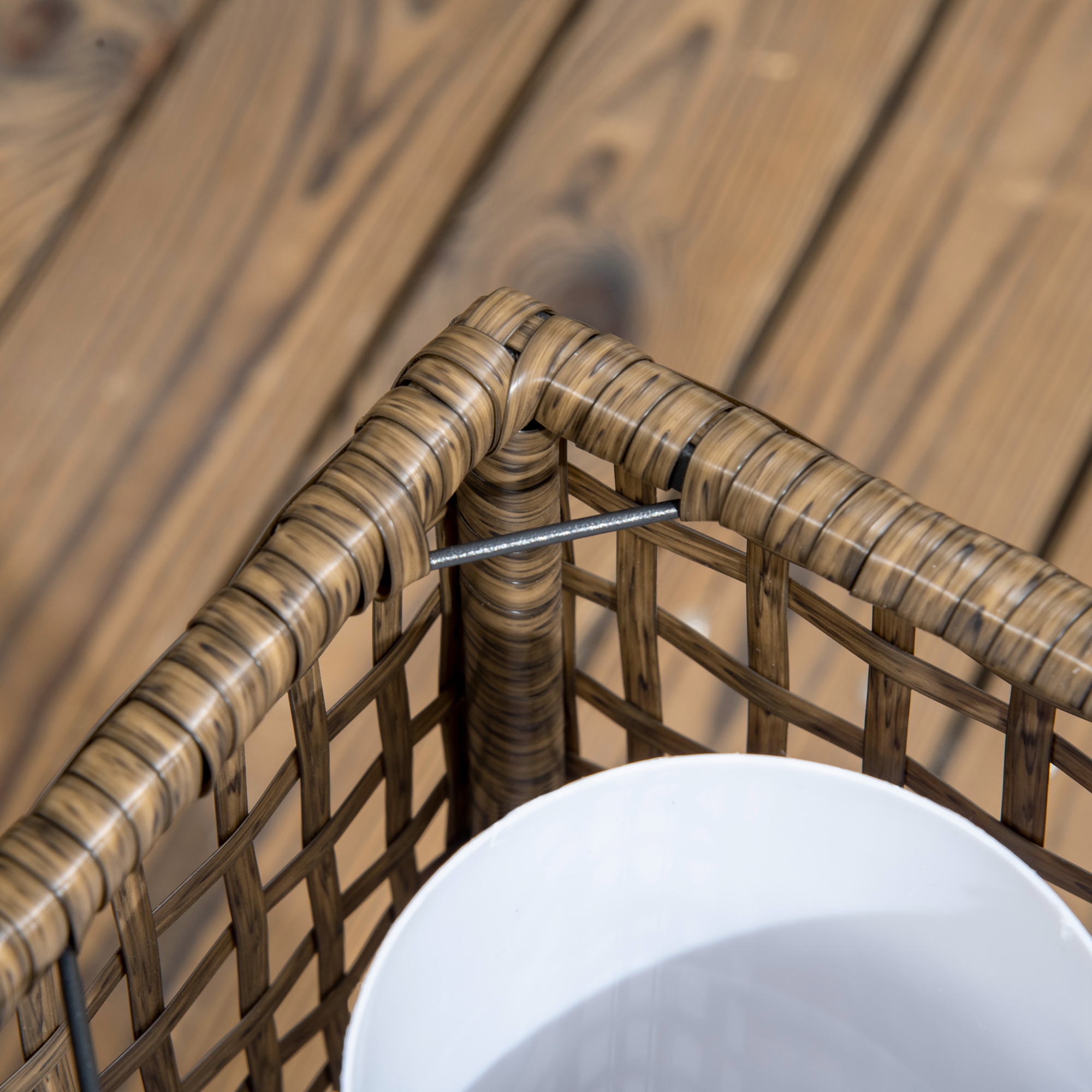 Außenleuchte, Gartenlampe, Solarbetrieb, 8h Leuchtdauer, Einschaltautomatik, Rattanoptik, 15,5 x 15,5 x 46 cm