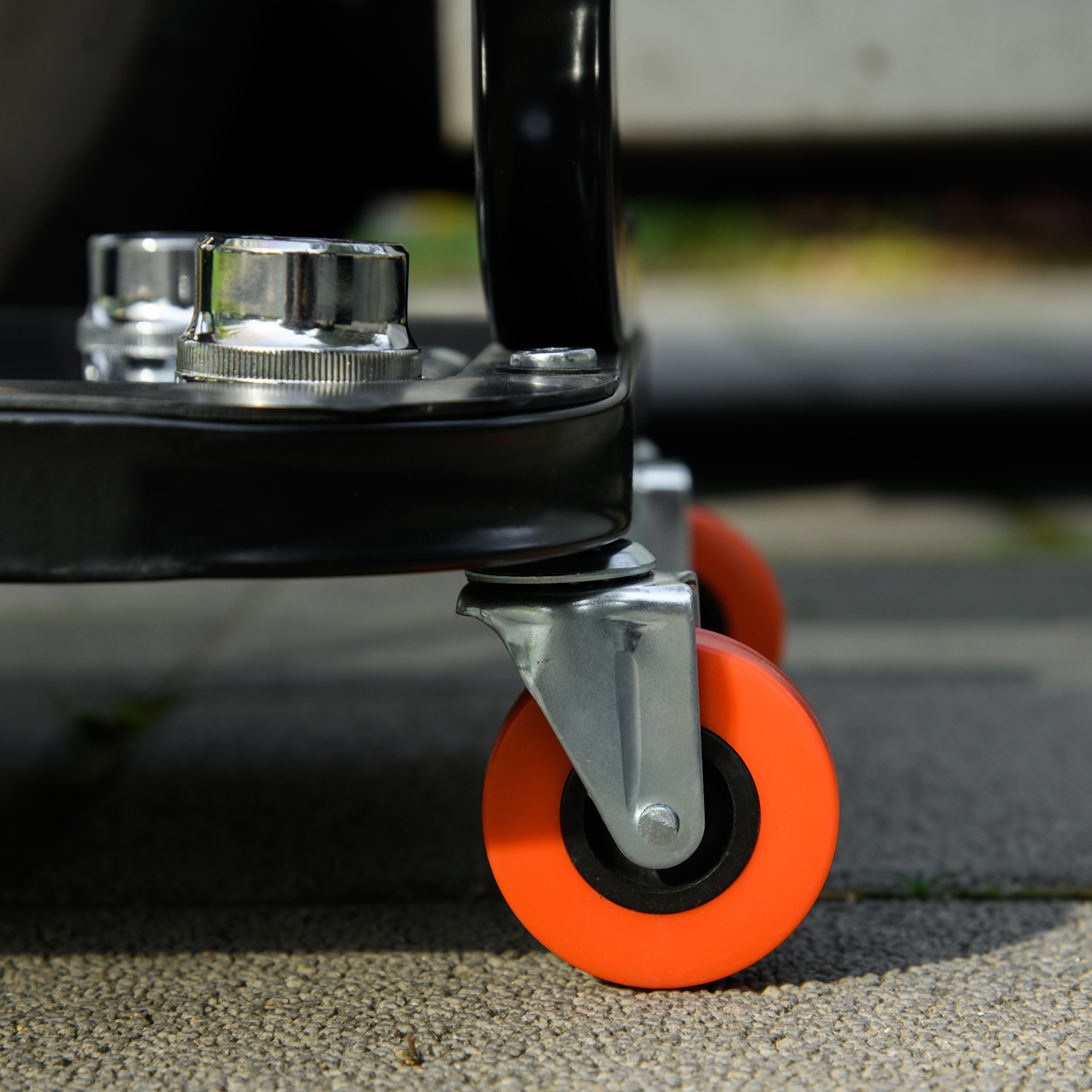 Werkstatthocker, robust & komfortabel, 38x35x37cm, Rot/Schwarz