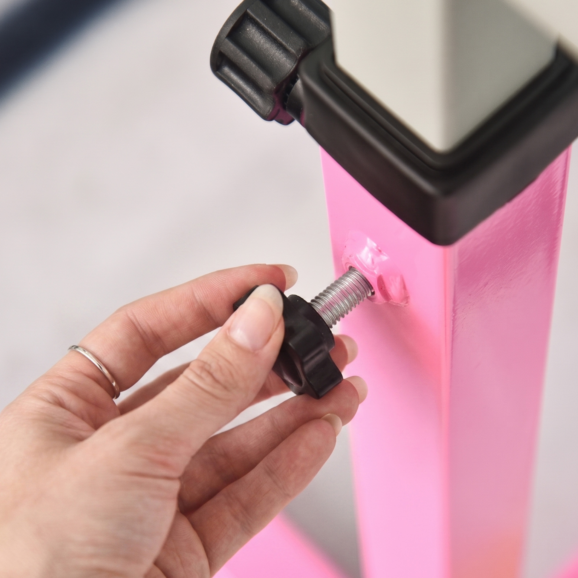 Gymnastikstange für Kinder, höhenverstellbar Turnreck Reckstange, Reck Turnstange für Indoor & Outdoor aus Holz & stabile Stahlkonstruktion bis 75 kg belastbar, für 3+ Kinder, Rosa