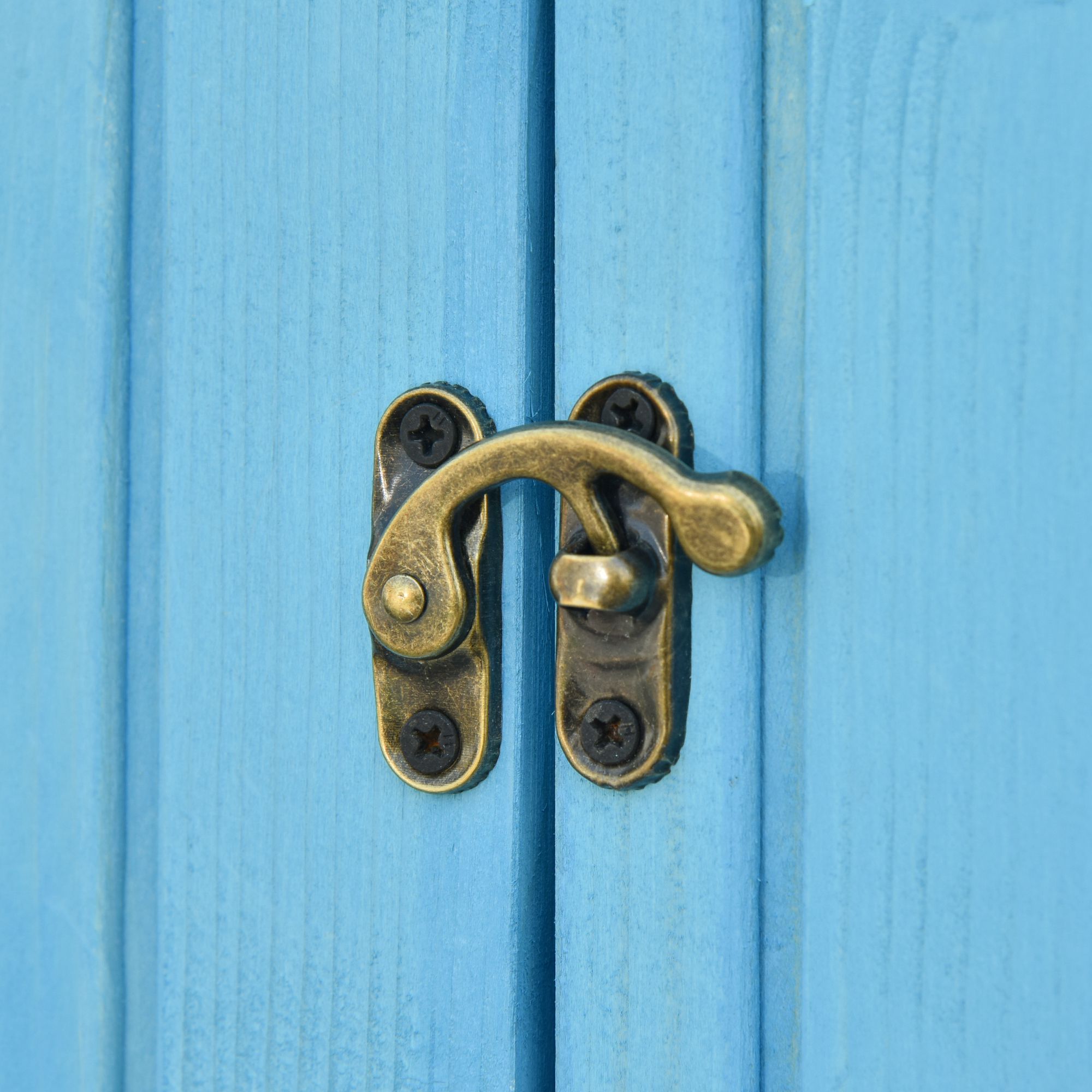 Gartenhaus Gerätehaus Geräteschuppen mit Brennholzlagerraum Geräteschuppen mit 3 Ablagen Asphaltdach Tannenholz Himmelblau 130 x 54,5 x 180 cm