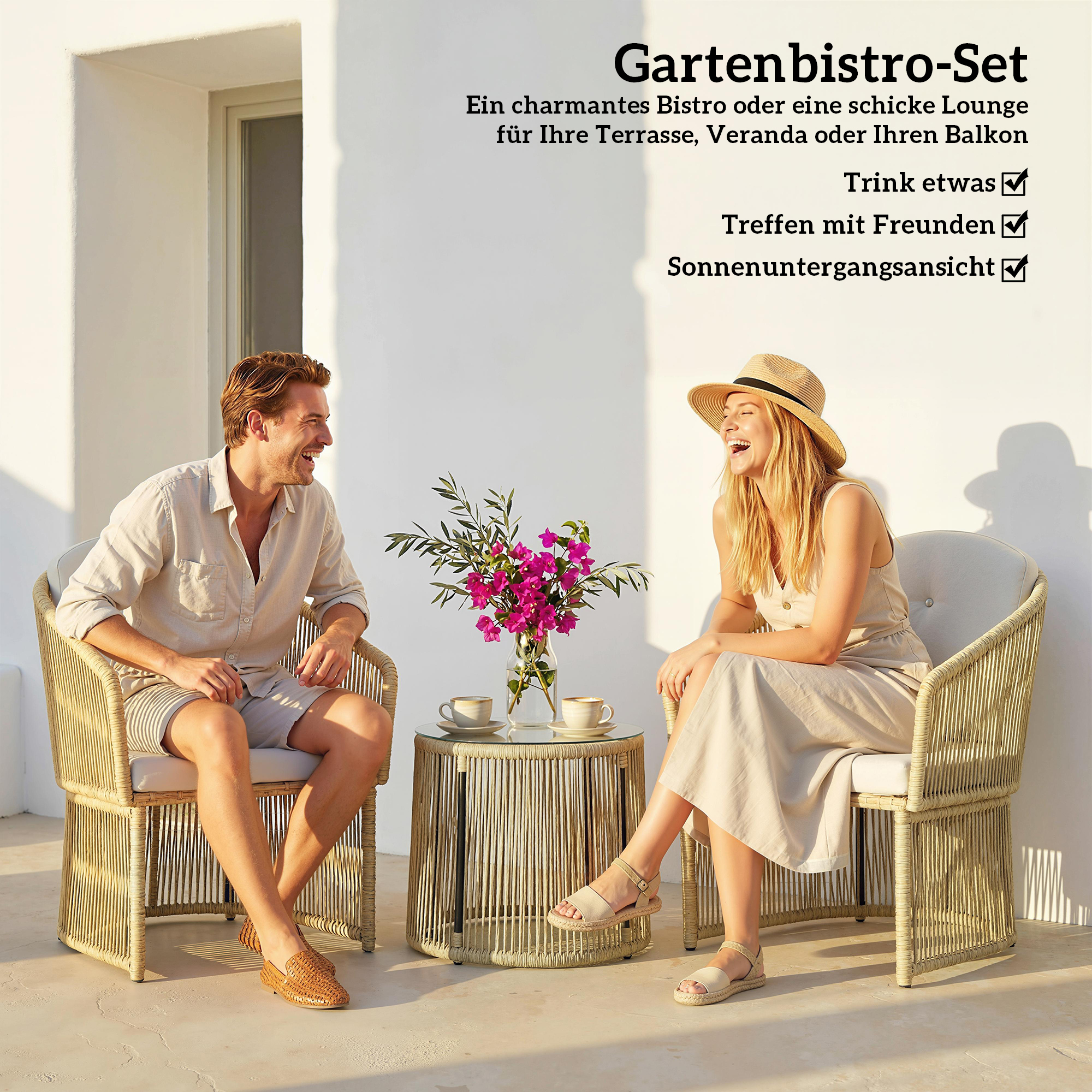 Rattan-Bistro-Set, 3-teiliges Gartenmöbel-Set mit rundem Glastisch, Sesseln und Kissen, Cremeweiß
