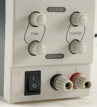 Regelbares Labornetzgerät "CTL-3003" / beleuchtete LCD Anzeige, 0-30V, 0-3A