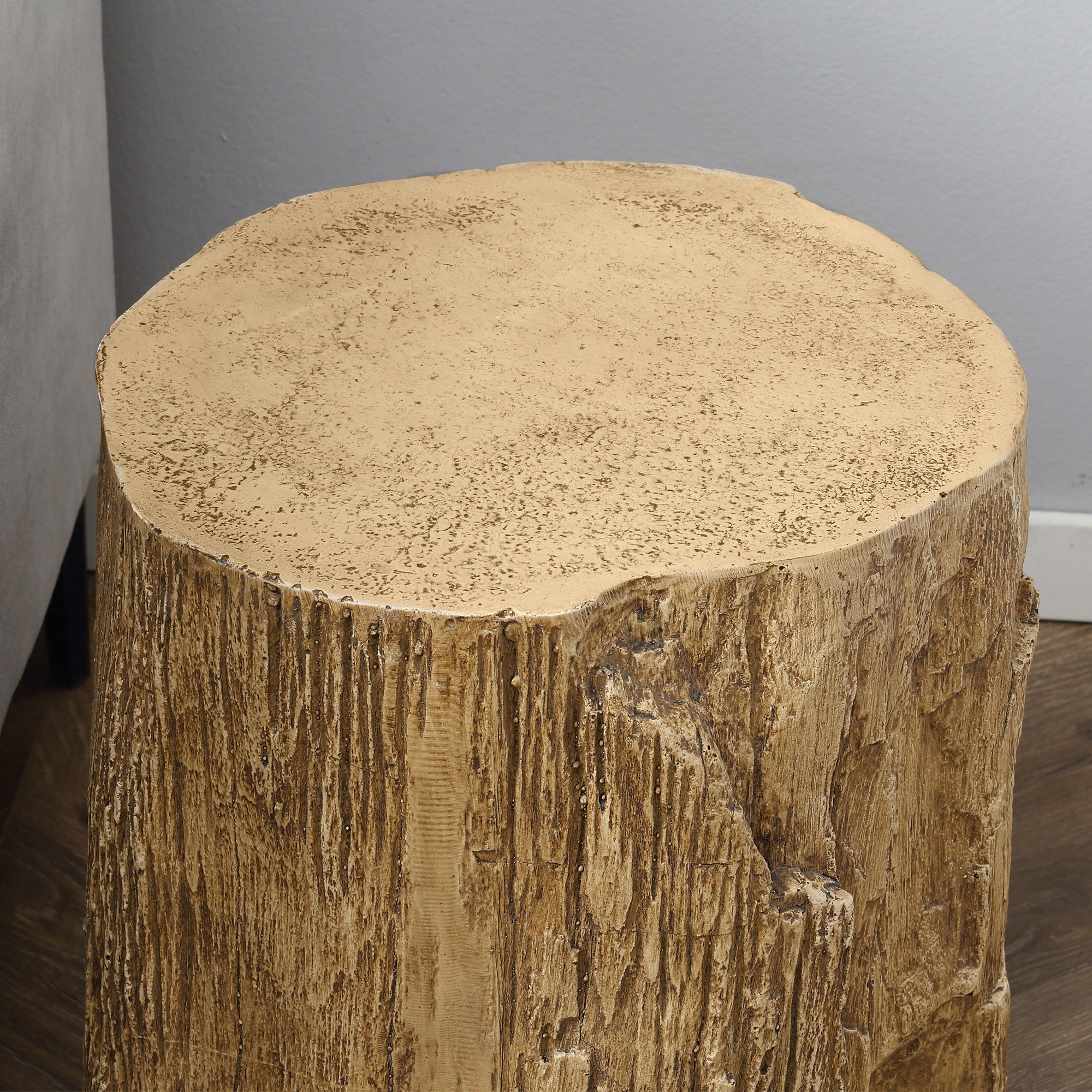Beistelltisch Baumstumpf-Optik Nivillierfüße 37 cm x 37 cm x 43 cm Beton Braun