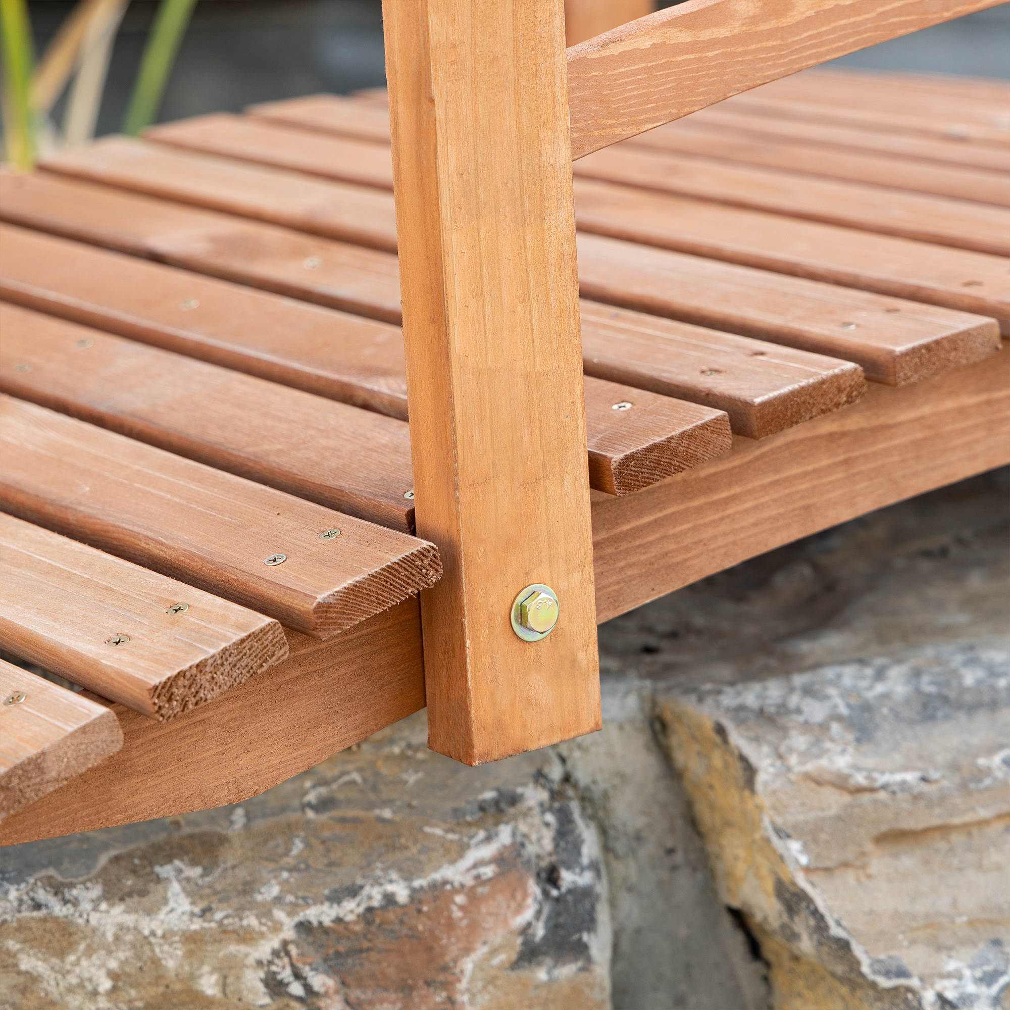 outsunny-gartenbrucke-1-85-m-holzbrucke-begehbar-holzsteg-teichbrucke-zierbrucke-mit-gelander-bis-200-kg-massivholz~844-451V01