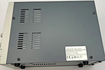 Regelbares Labornetzgerät "CTL-3010" / beleuchtete LCD Anzeige, 0-30V, 0-10A