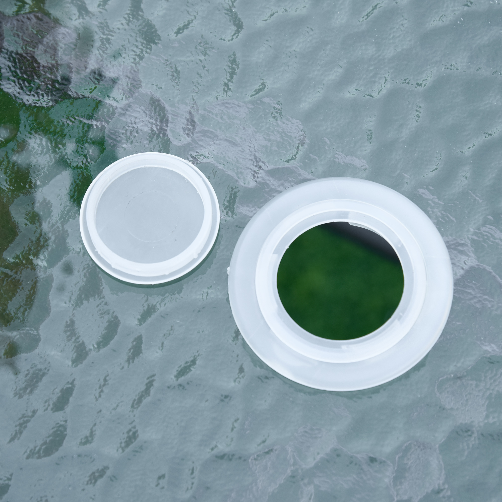 Gartentisch Bistrotisch Balkontisch Garten Beistelltisch Bistrotisch Gartenmöbel mit Glasplatte Schirmloch Hartglas + Metall Carbongrau  120 x 80 x 70 cm