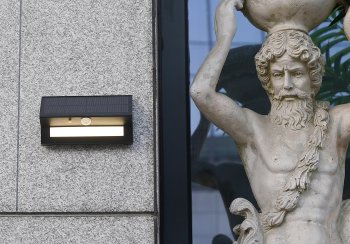 LED Solar Wandleuchte "SWL-AS400", IP44, warmweiß 3000K, PIR Sensor