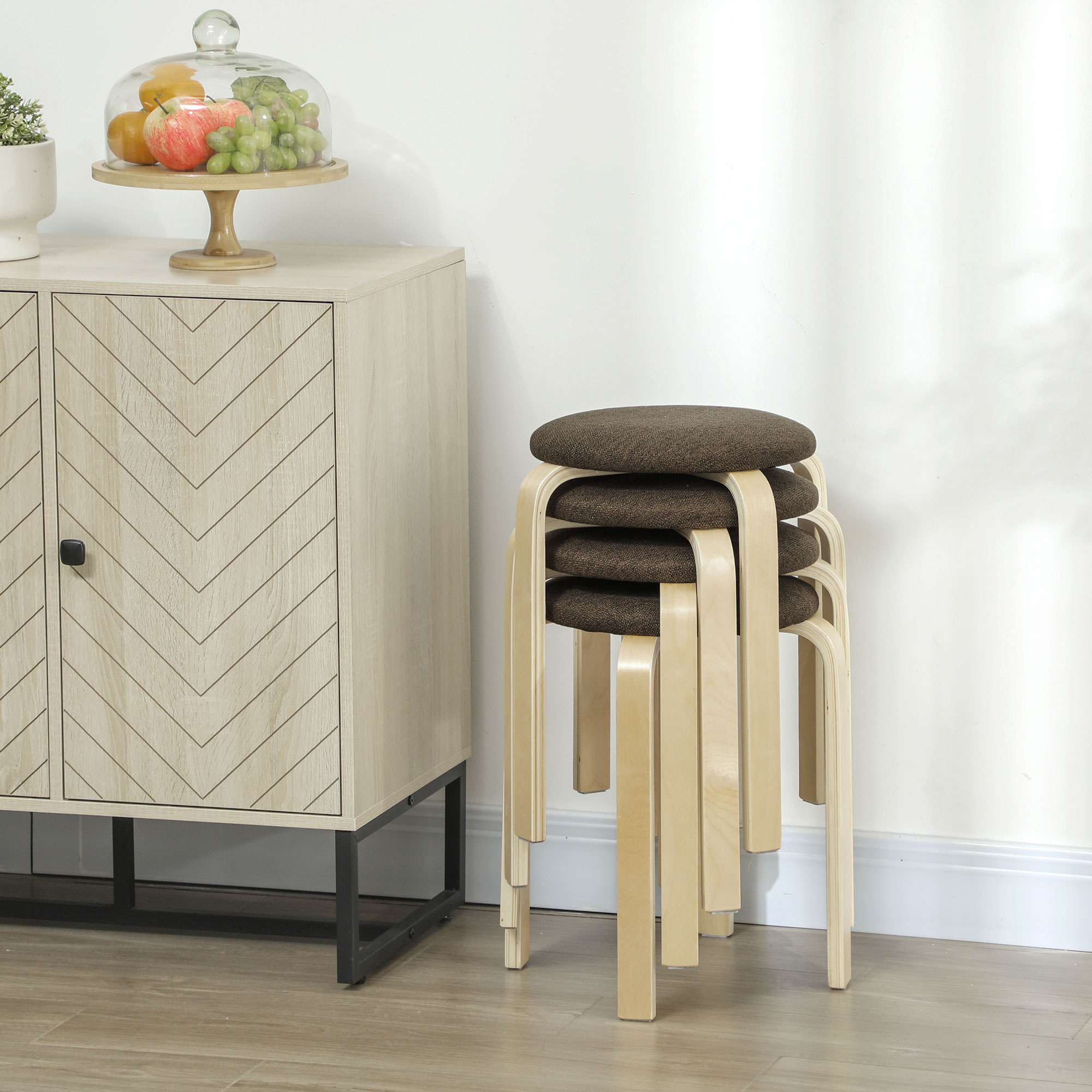 Polsterhocker im 4er-Set, stapelbar, lackierte Oberfläche, Holzbeine, Braun