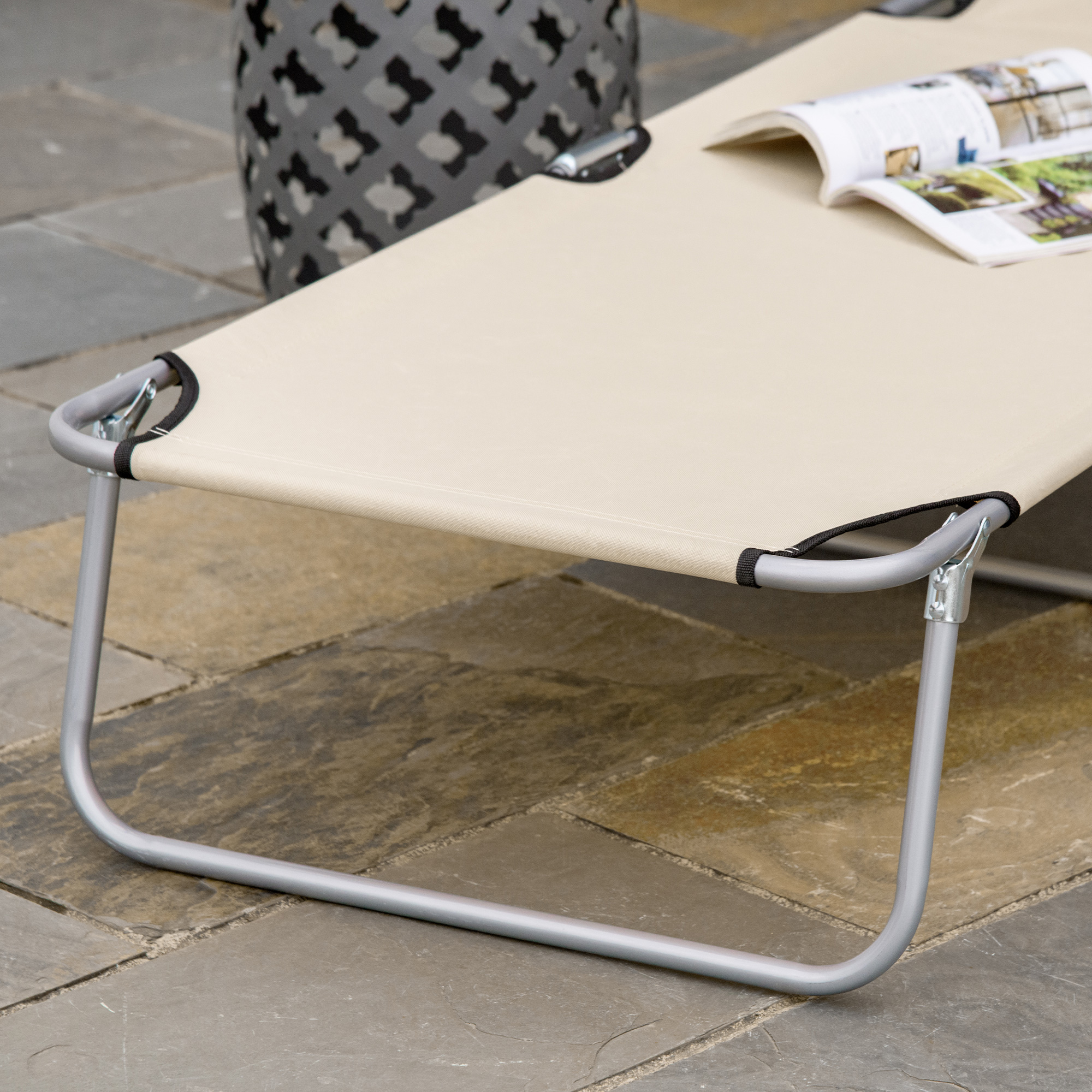 Sonnenliege klappbar Gartenliege mit Dach, Liegestuhl mit 4-Fach verstellbare Rückenlehne, wetterfeste Campingliege bis 120 kg belastbar, für Garten Strand Pool, Beige