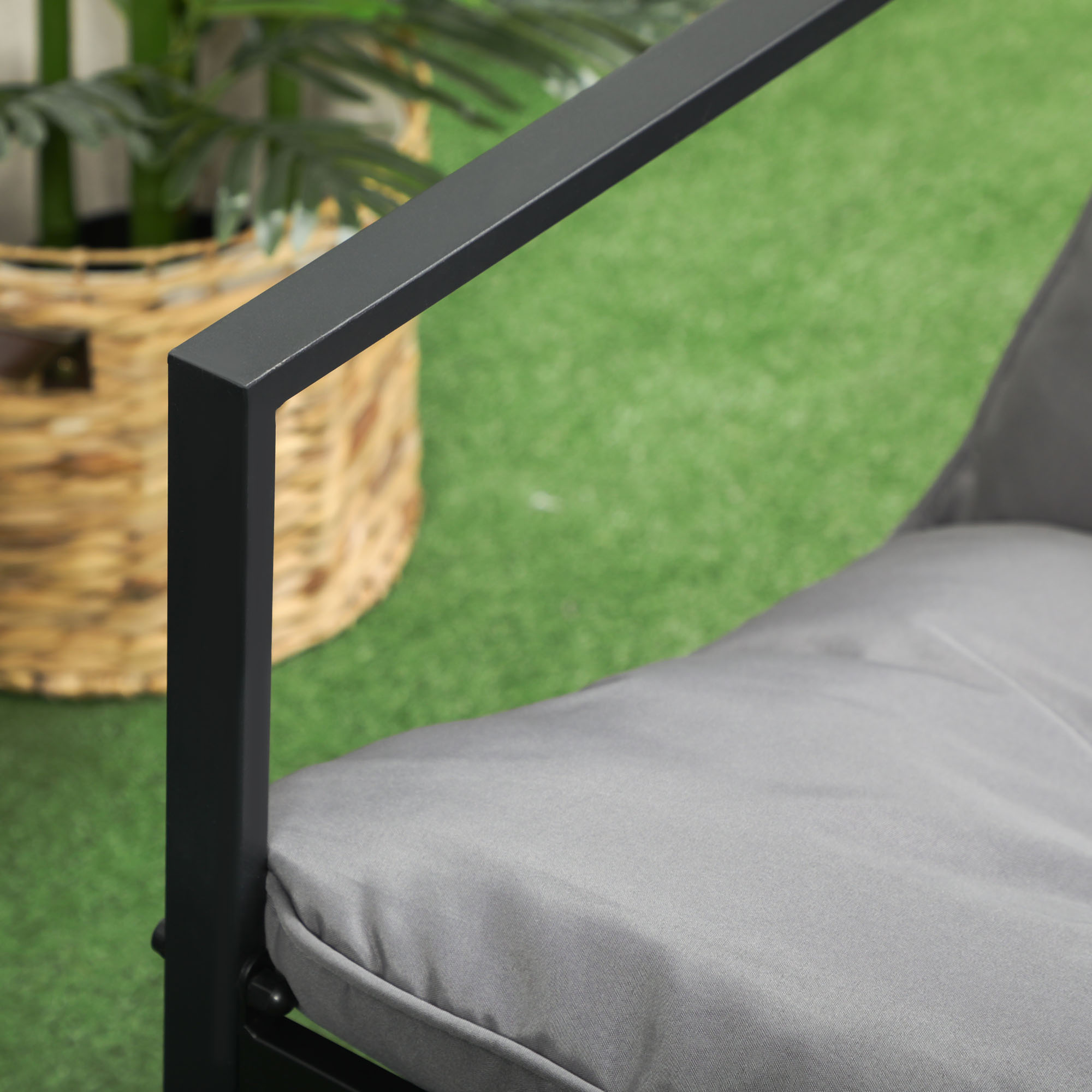 Gartenmöbel-Set, 1 Glastisch, 2 Sessel. 1 Sofa, wetterbeständig,114 cm x 70 cm x 67 cm, Grau+Schwarz