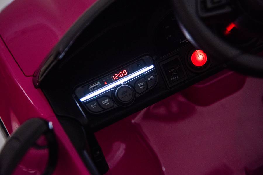 Elektro Kinderfahrzeug „Porsche Macan“ - pink