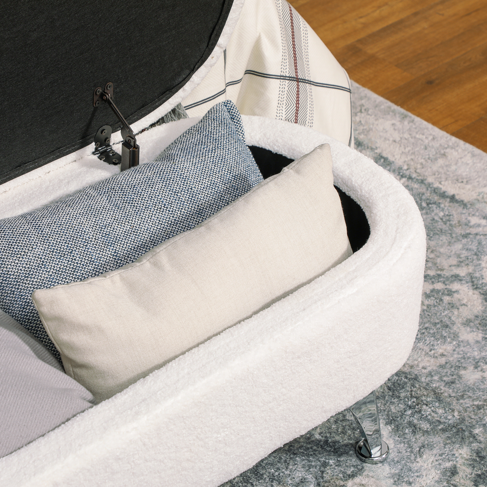 Sitzbank mit Stauraum, Deckel und Metallbeinen für Wohnzimmer, Schlafzimmer, Flur, Weiß