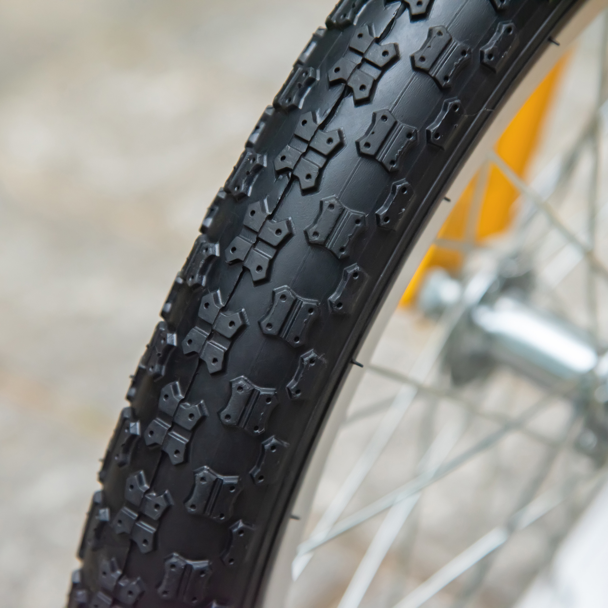 Kinder-Tretroller, höhenverstellbar, rutschfest, Stahlrahmen, abnehmbarer Korb, Bremsen, Gummireifen