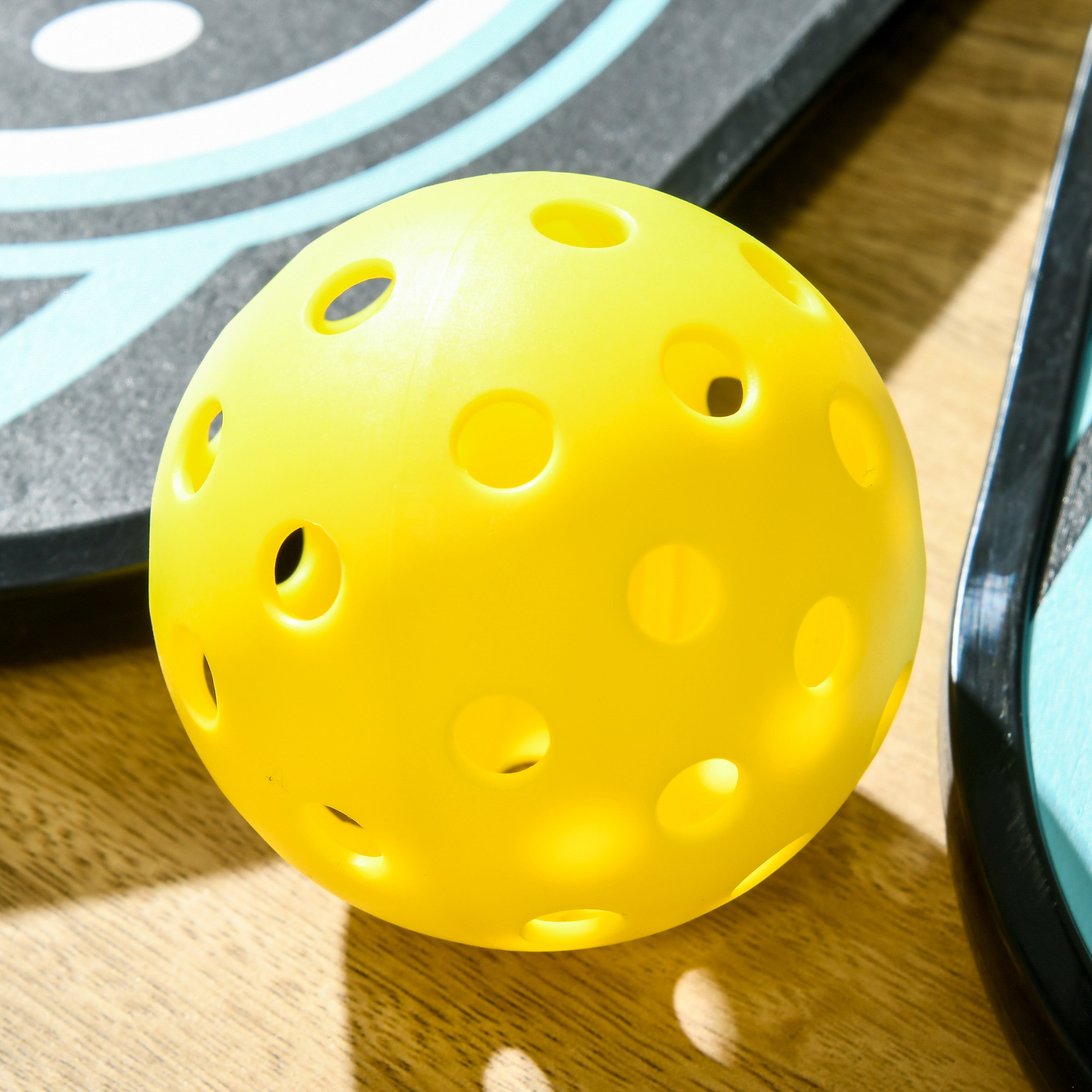 Pickleball-Set mit 4 Schlägern, 4 Bällen, Tragetasche, leicht und robust, Blau+Schwarz