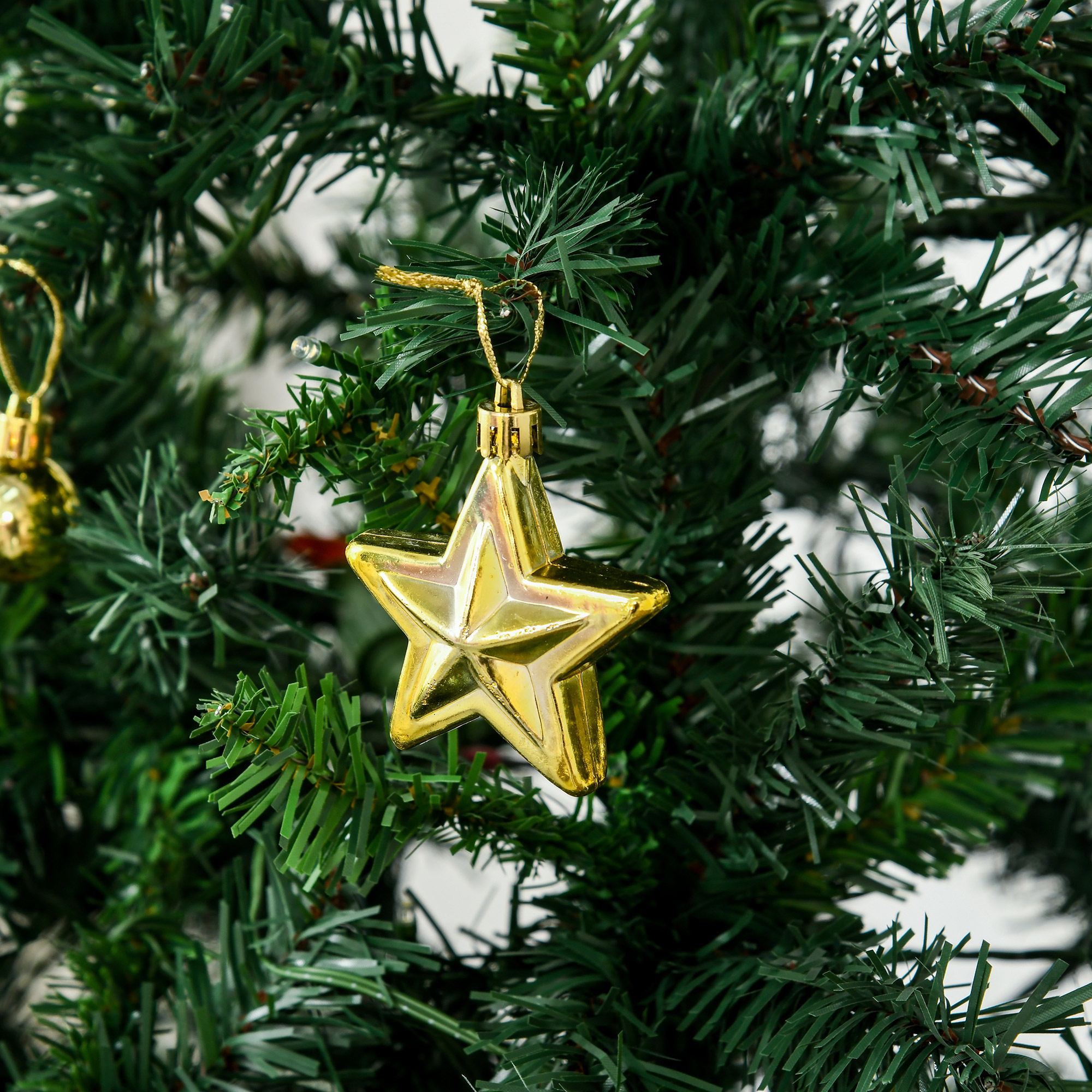 Weihnachtsbaum 180 cm künstlich Tannenbaum mit LED Beleuchtung, Kugeln, Christbaum mit 745 Spitzen, Weihnachtsdeko inkl, Metallständer für Drinnen