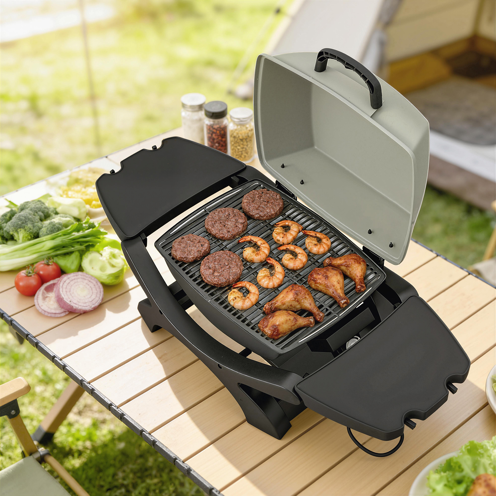 outsunny-elektrischer-aussen-grill-2300w-tragbarer-tischgrill-mit-emaillierten-grillrosten-seitentischen-schwarz~24I23M9N1TO00