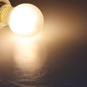 LED Glühlampe E27 "Filament G60m" matt, 3000k, 640lm, 230V / 8W, warmweiß