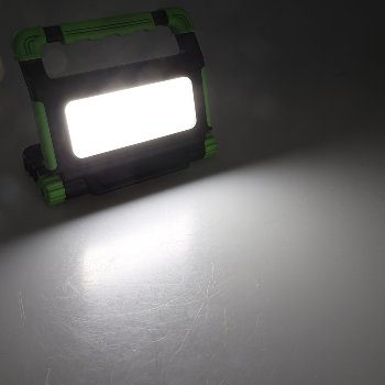 LED Baustrahler mit Akku "BSA-30", 30W, 2400lm, 4500K / neutralweiß