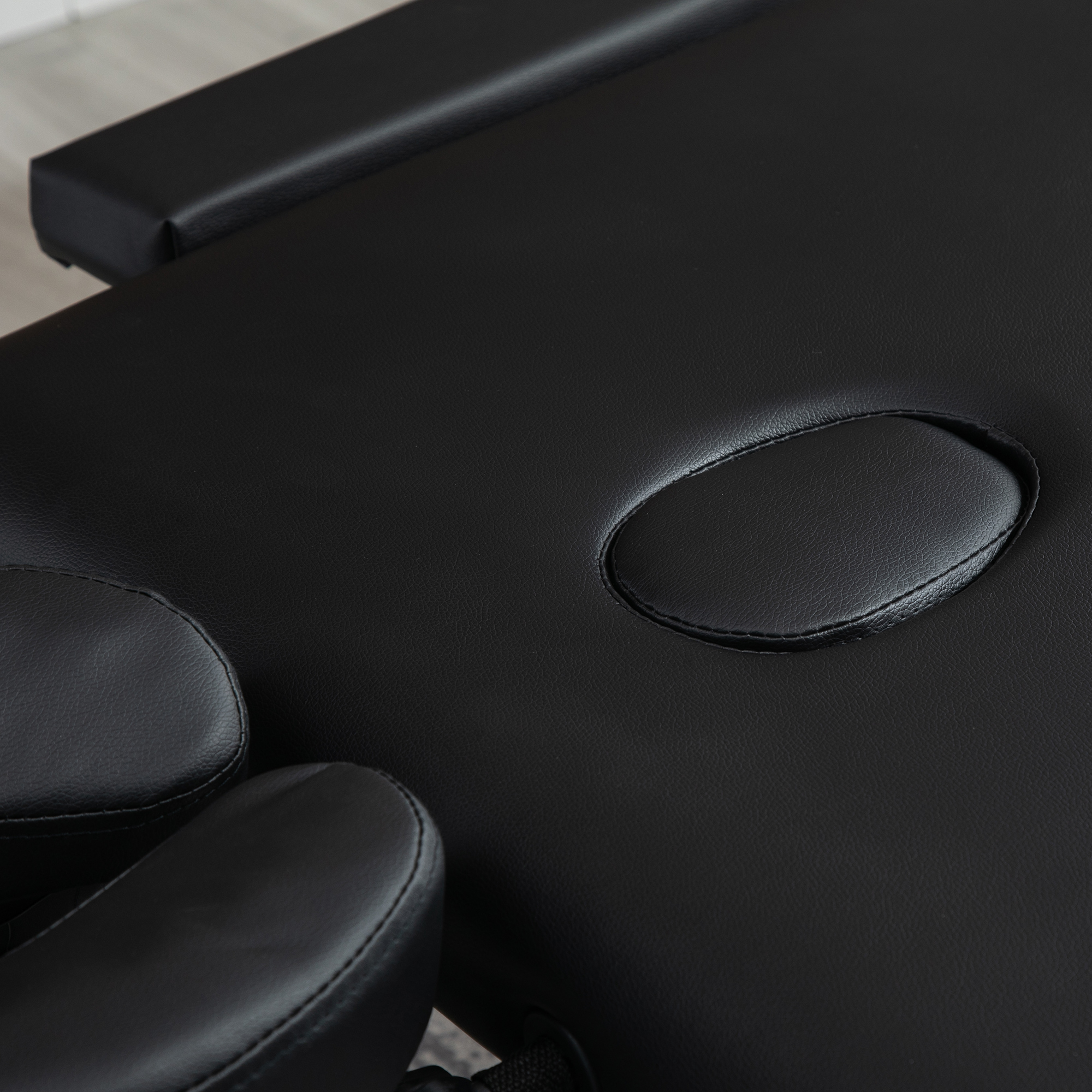 Massageliege, 2 Zonen klappbarer Massagetisch mit Kunstleder-Bezug, Kopfstütze, Armlehnen, Tasche, höhenverstellbare Massagebank 90cm Breit bis 225 kg belastbar, Schwarz