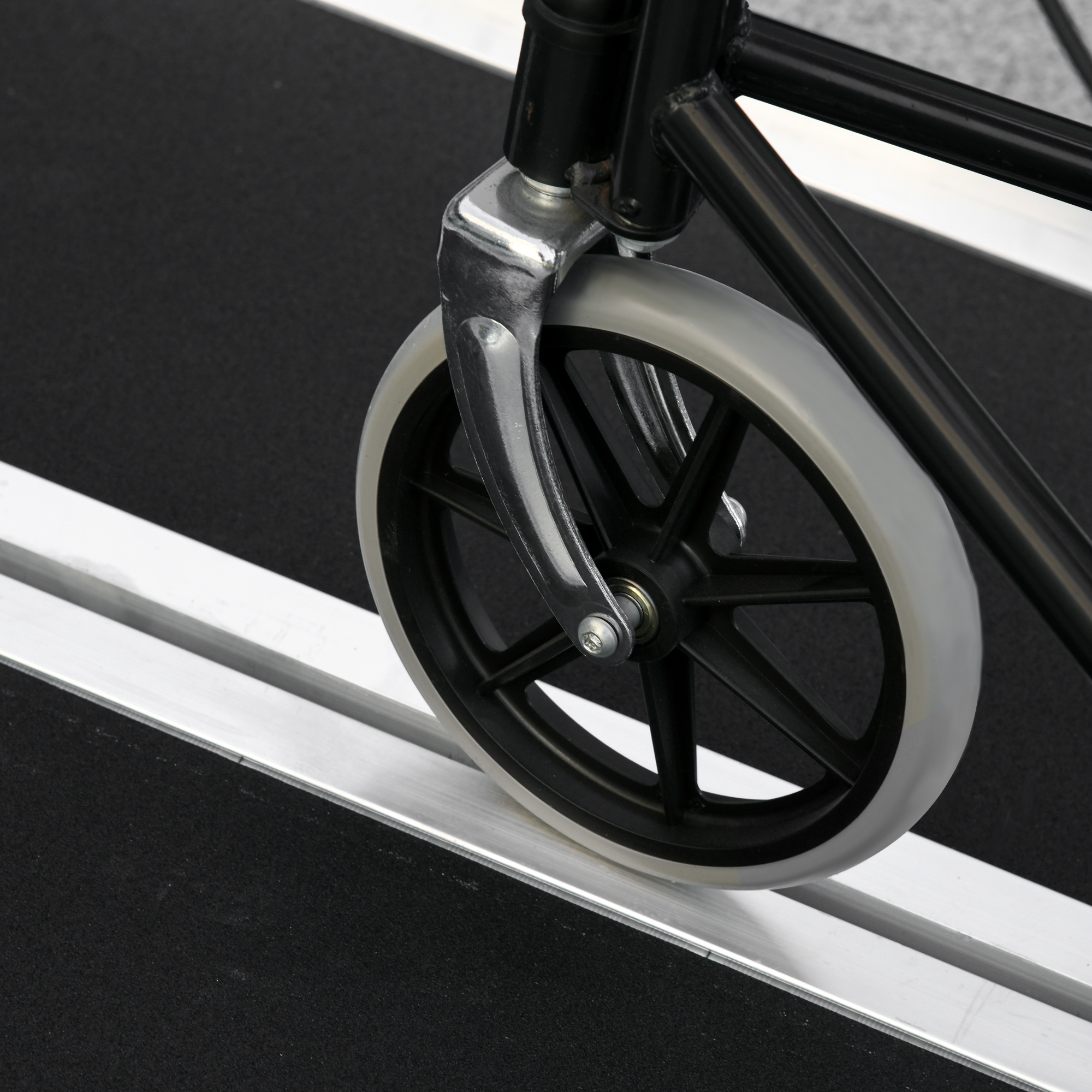 Rollstuhlrampe Auffahrrampe Rollstühle Rollatoren faltbar Aluminium, 270 kg Belastbar, Schwarz, 91 x 72 x 5 cm