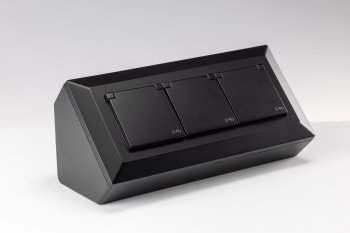 3-fach Steckdosenblock, schwarz / 250V~/ 16A, Aufbaumontage mit Klappen