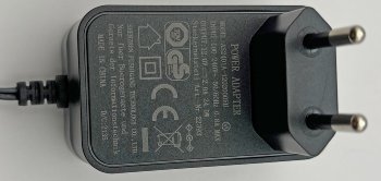 Stecker-Netzteil "CTN-1224/35n" / 110-240V~ >12V=, 2000mA / 24W, 3,5mmKoax